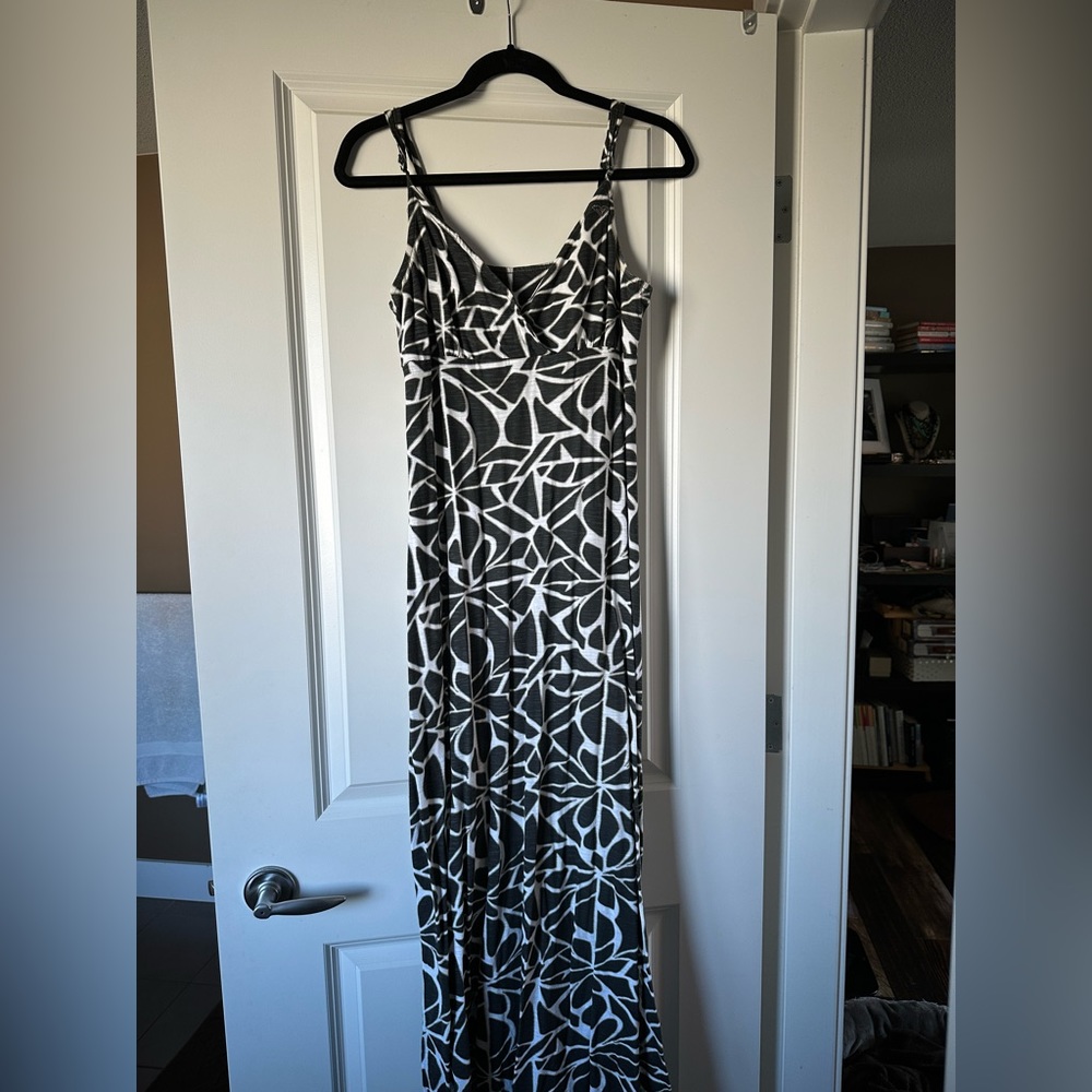 Roxy maxi dress, size medium